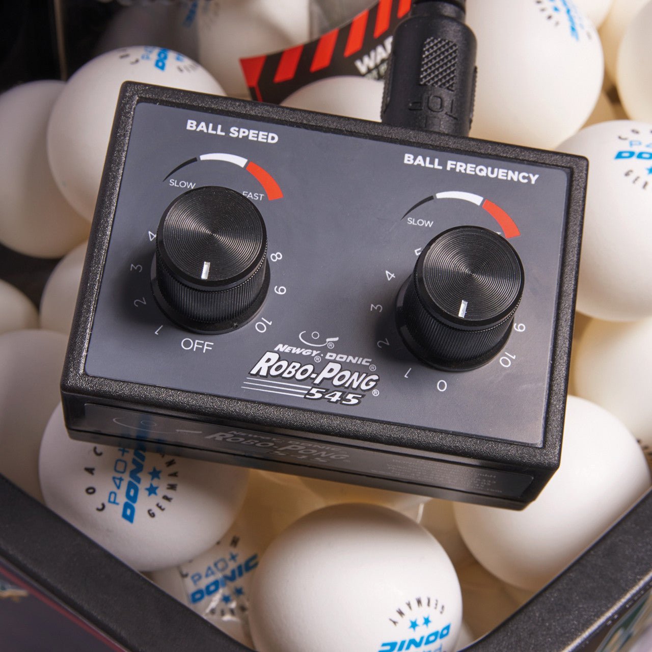 Robot Tenis de Masa DONIC Newgy Robo - Pong 545 - Magazin Tenis de Masa